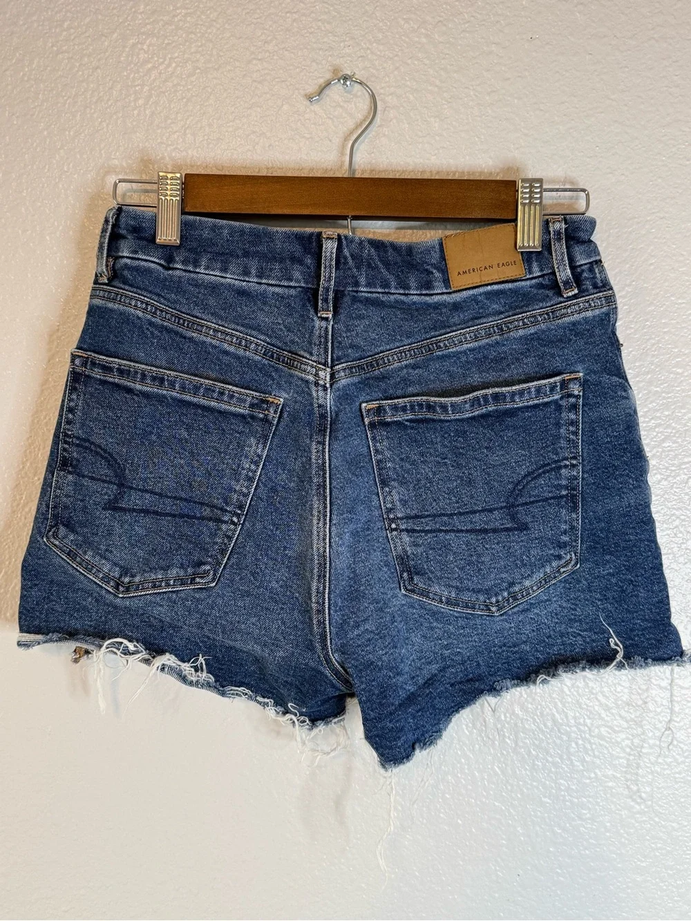 American Eagle Curvy Relaxed Denim Shorts Size 2 Dark Wash High Rise Frayed Hem